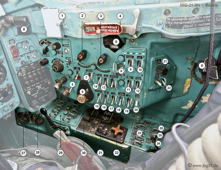 MiG-23BN Kabine_09a