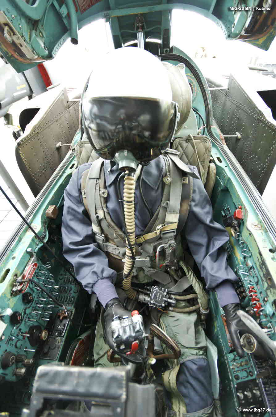 MiG-23BN Kabine_12